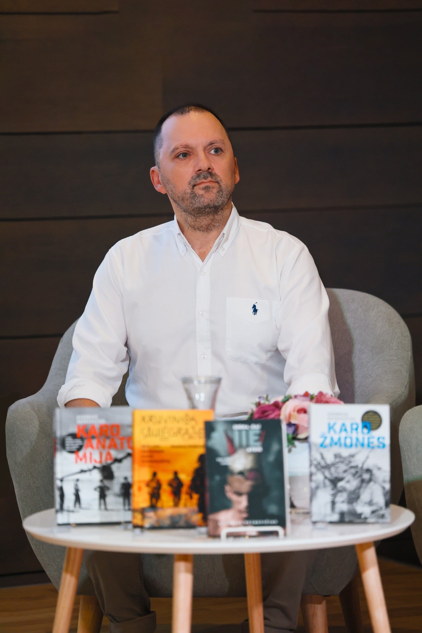 Giedrius Petkevičius su savo knygomis