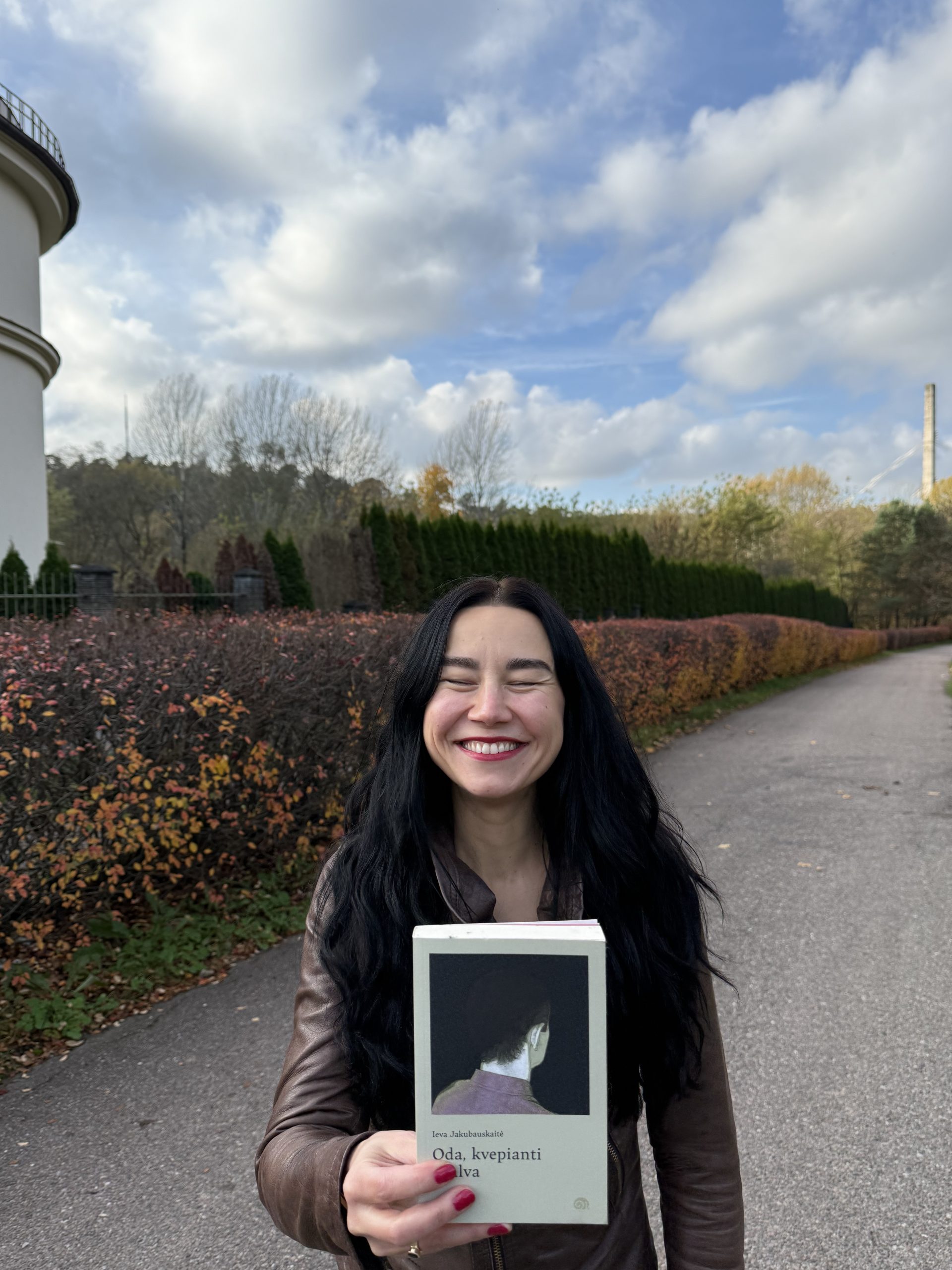 Ieva Jakubauskaitė su romanu „Oda, kvepianti chalva“